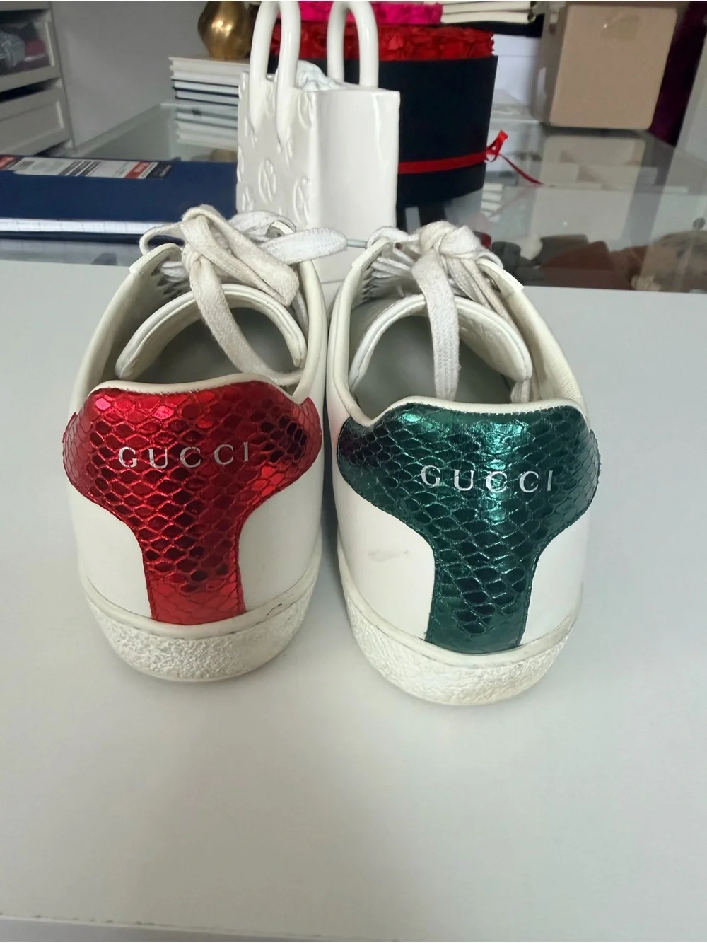 Gucci classic leather